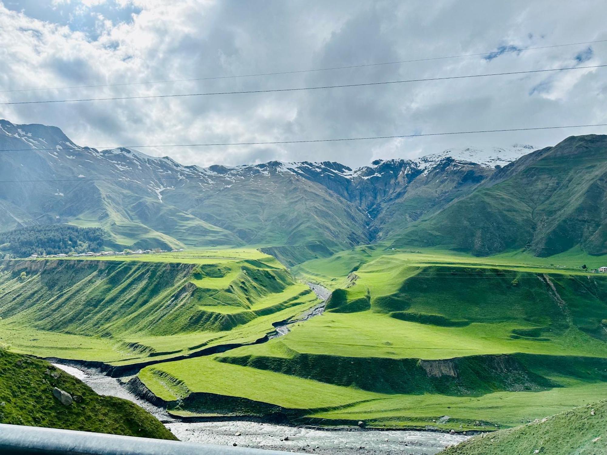 Alpine Escape Kazbegi Villa Buitenkant foto